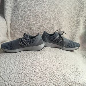 Under Armour Women’s Cross Trainer Athletic Shoes size 10 NWOT